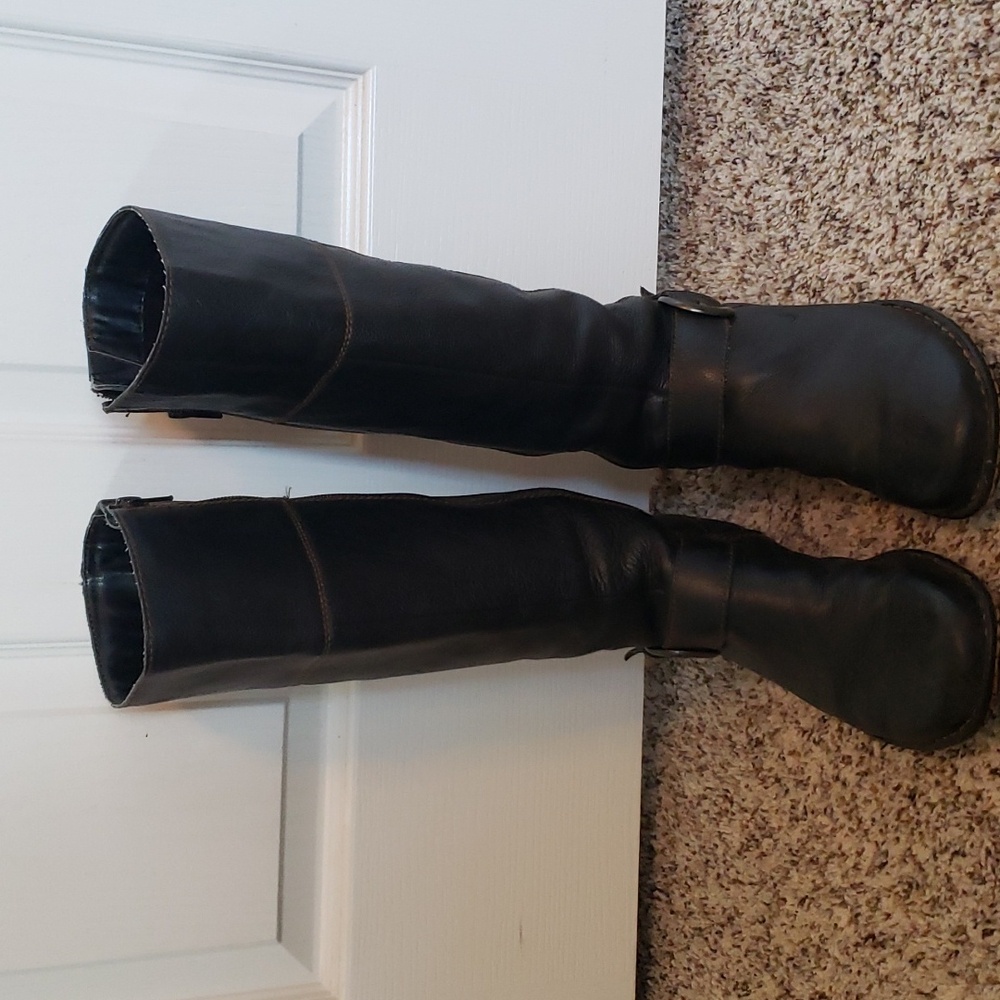 Ladie's boots
